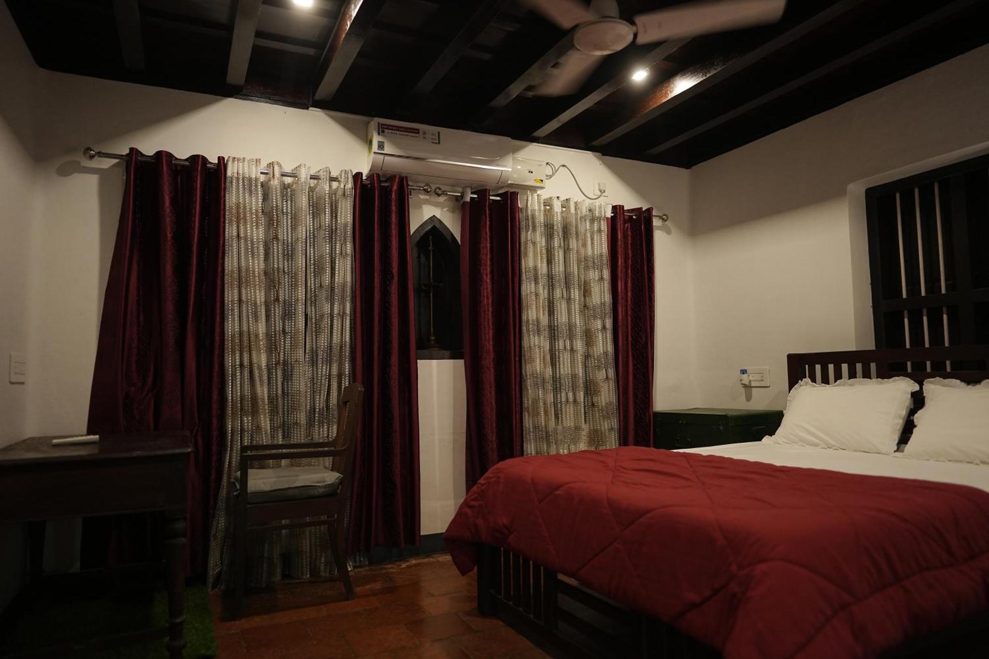 Kayyalas Courtyard Thrissur Exterior photo